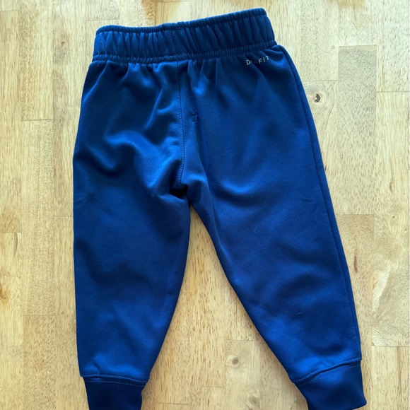 Nike track suit. - Picture 5 of 6